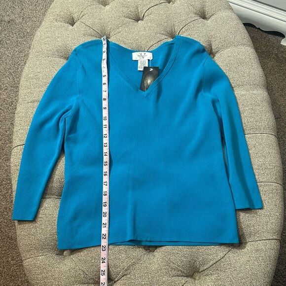 Vintage Lightweight Sweater - Picture 15 of 15